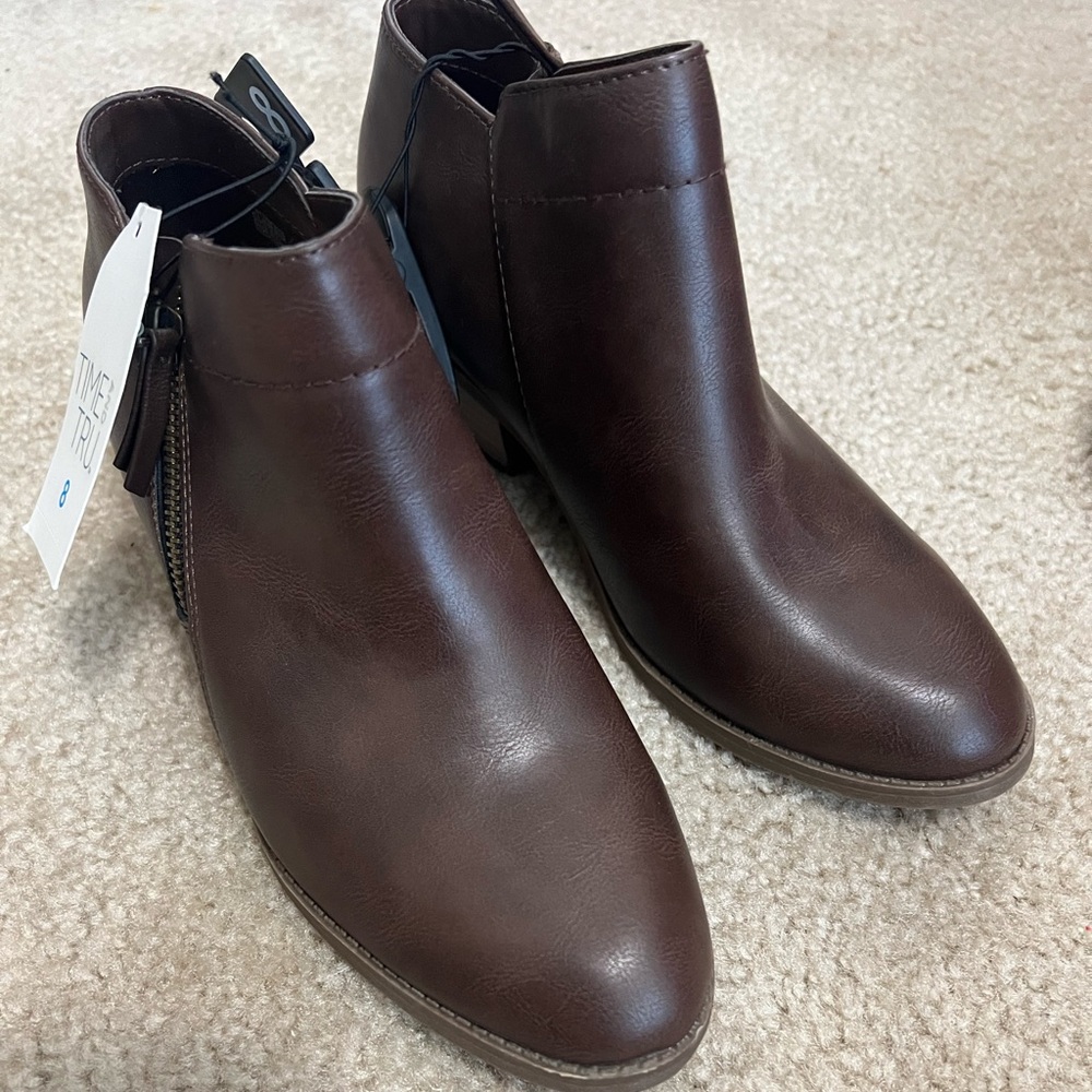 Time and Tru Brown Ankle Boots, Faux Leather, Side Zip Size 8 Memory Foam NWT